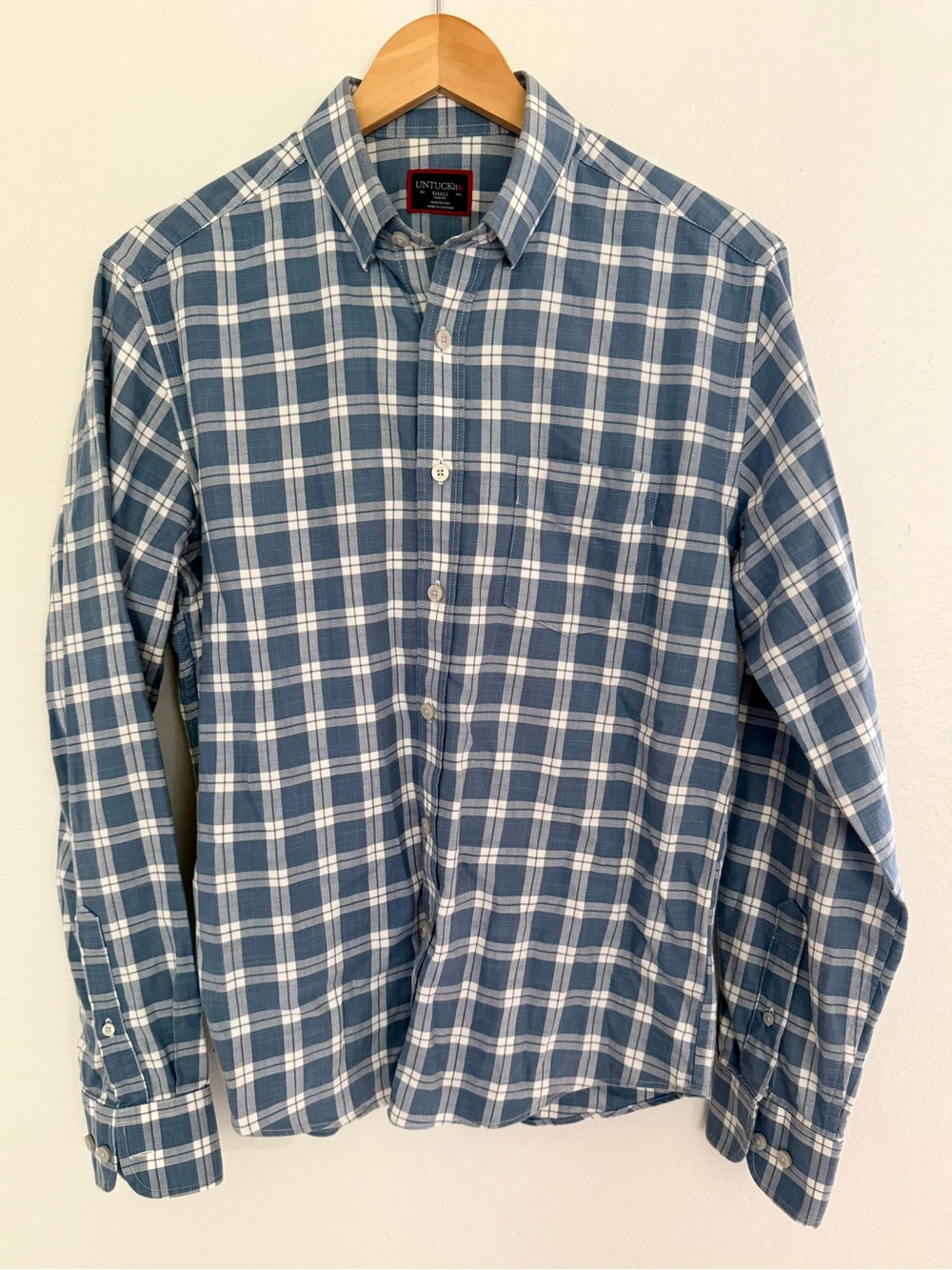 UNTUCKit Men's Blue and White Plaid Button-Down Shirt size Slim S